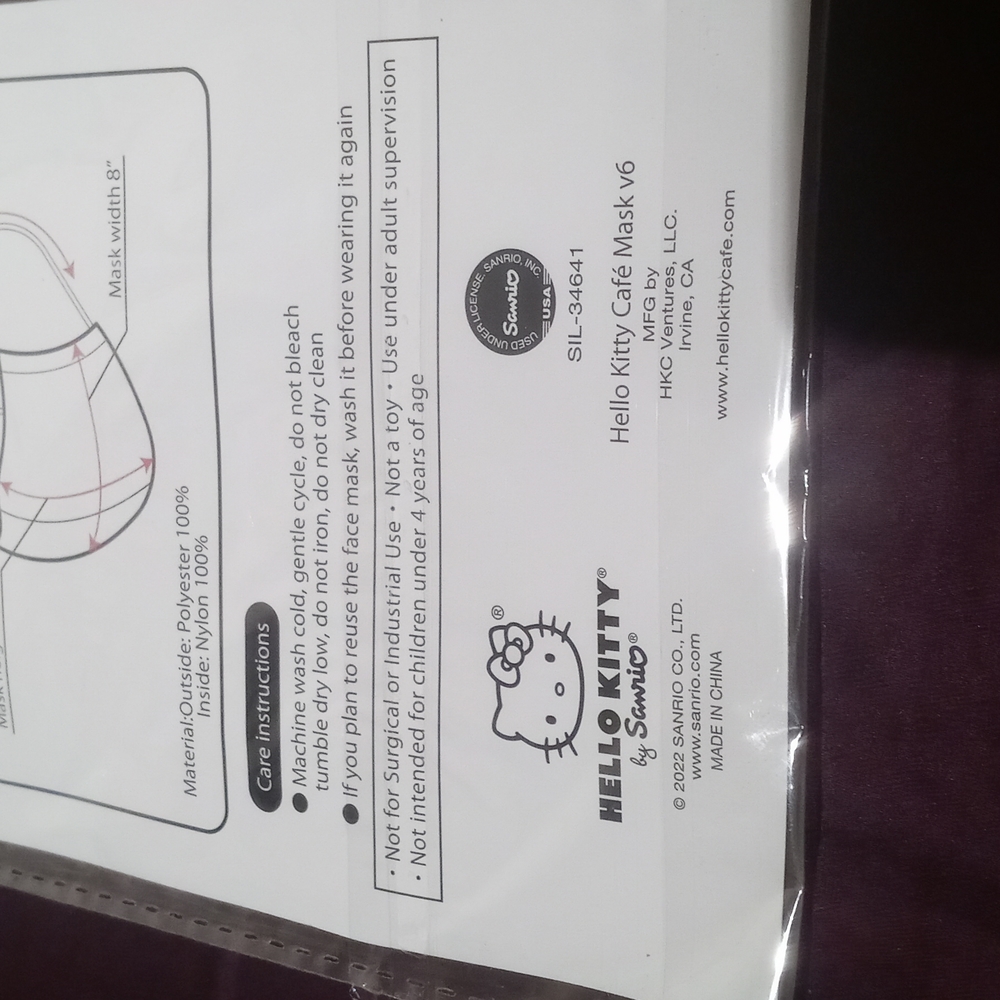 Hello Kitty Café Truck Face Mask NWT - Picture 4 of 6